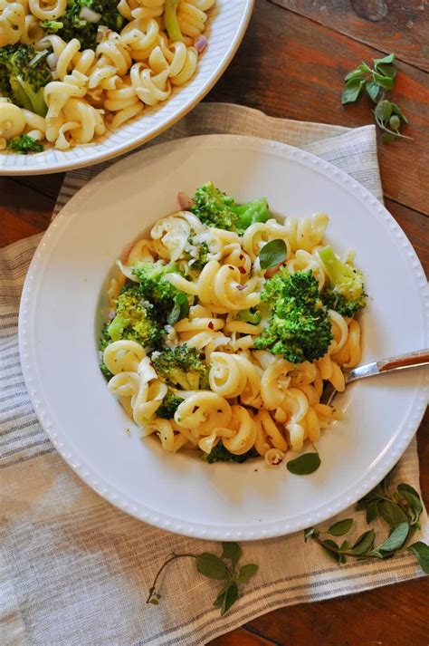 Quick And Easy Vegan Broccoli Pasta Rabbit And Wolves