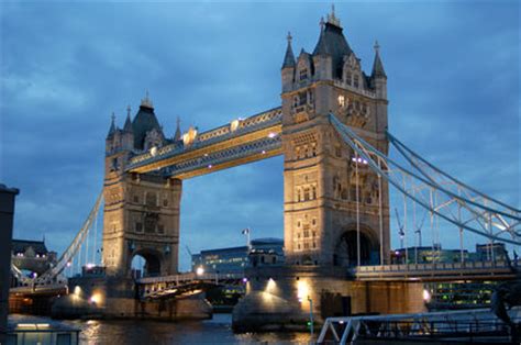 It has a population of 62,262,000 people and a reported gdp of $2.260 trillion great britain pounds. United Kingdom