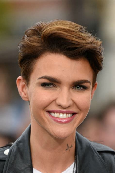 21 Classy Short Haircuts And Hairstyles For Thick Hair Sensod