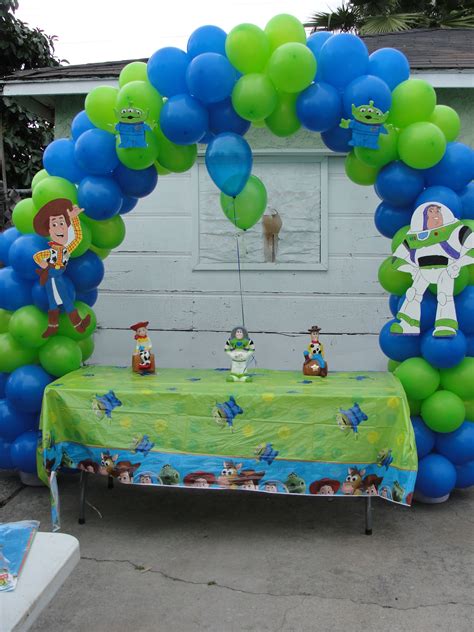 Toy Story Balloon Arch | Fiesta de toy story, Decoración toy story, Cumpleaños de toy story