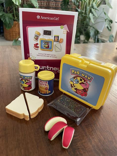 American Girl Doll Courtney 1986 Pac Man Lunch Box Caboodle Make Up