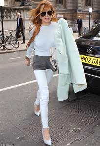 Lindsay Lohan Reveals Very Slim Pins In Pale Blue Skinny Jeans Daily Mail Online