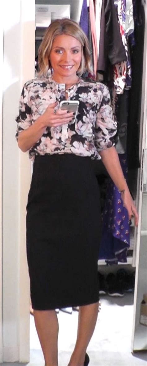 Kelly Ripa Wore This Rebecca Taylor Blouse From Neiman Marcus And
