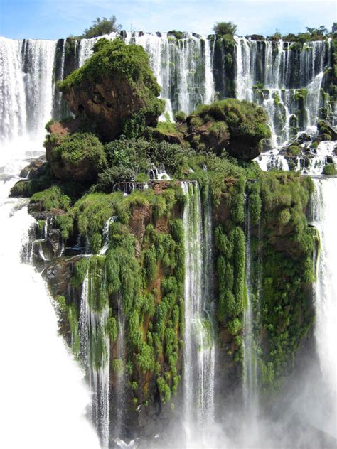 Picture Of The Day The Waterfall Island At Iguazu Falls Twistedsifter