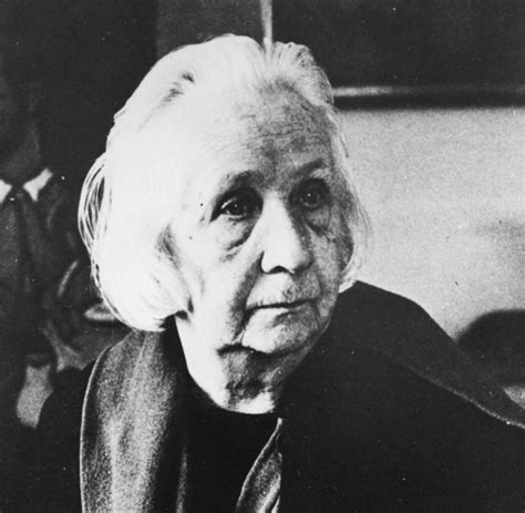 Gabriele munter — gabriele münter gabriele münter (1877 1962) est une peintre allemande du mouvement expressionniste. Fördermittel gestrichen: Gabriele-Münter-Preis vor dem Aus ...