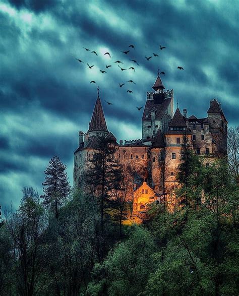 Reepy Night At Draculas Mansion 👻 Bran Castle Transylvania Romania
