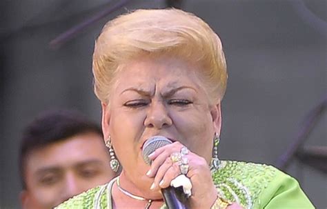 Antonio, mercedes, clara y josete (el hijo de esta) lanzan sus cenizas desde lo alto de la parroquia. Salsa 98.1 | Sufre Paquita la del Barrio por ausencia de ...
