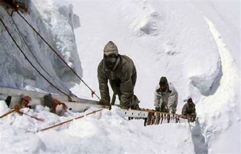 10 Indian Soldiers Go Missing After Avalanche Hits Glacier Such Tv