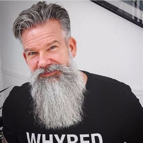 As you get older, it can get tougher to try out a new 'do. 20+ Classy Older Men Hairstyles to Rejuvenate Youth 2019