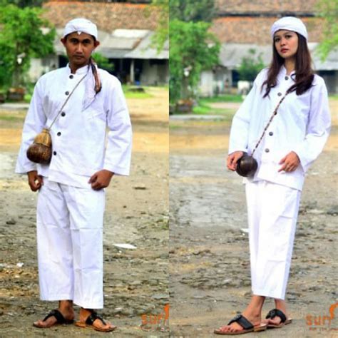 Nama pakaian adat sunda yang biasa dikenakan oleh anak laki laki adalah beskap. 10++ Pakaian Adat Sunda - Aneka Jenis, Gambar & Penjelasannya