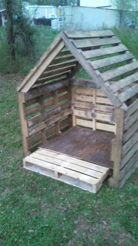 41 Pallet Projects And Ideas For Kids Pallet Playhouse Diy Pallet