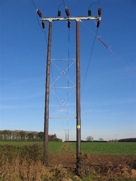 Power Lines at TA0028053884 © Stephen Horncastle cc-by-sa/2.0