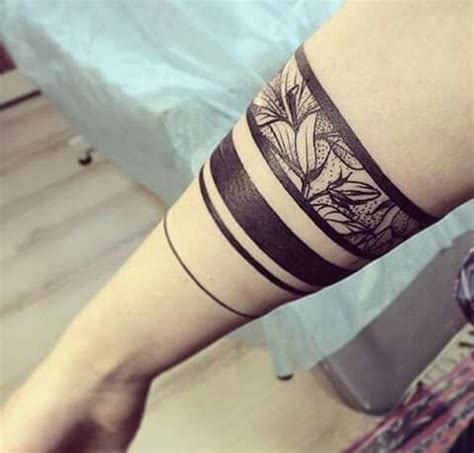 See more ideas about wrist tattoos, tribal wrist tattoos, tattoos. Pin by Misshu Nogales on Body Art | Cuff tattoo, Forearm ...