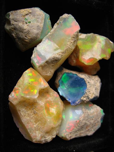 Beautiful Minerals Raw Opal Minerals Minerals And Gemstones