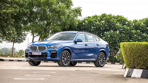 Take a look at their specs and fuel economy estimates to. BMW X6 vs X5 - Photos - autoX