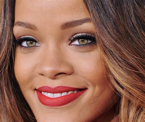 what color are rihanna s eyes