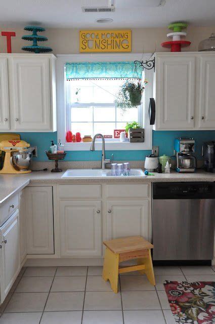 This video shows you exactly how i repainted my old varnished oak kitchen cabinets. 10 Painted Kitchen Backsplashes | Kitchen inspirations ...