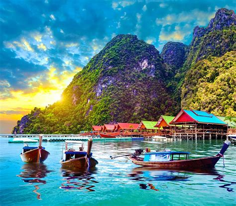 A comprehensive thailand travel guide, including tips and advice on weather, when to go, where to go and how to get the most out of your trip. Could international tourism return to Thailand in October ...