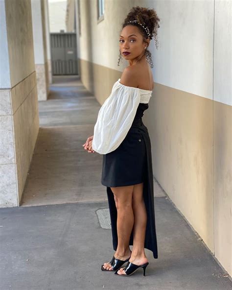 Logan Browning Wore A W A K E MODE To The Kelly Clarkson Show