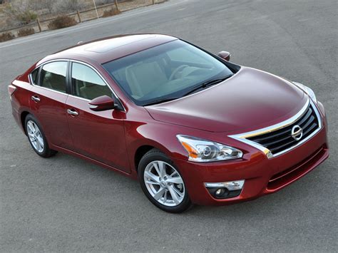 • power sliding glass moon roof • fog lights • nissan intelligent key® with remote engine start system. Nissan Altima 3.5 2014 | Auto images and Specification