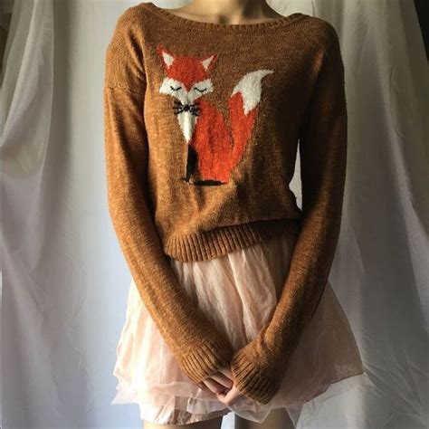 Adorable Fox Sweater This Sweater Is Extremely Soft And Features An