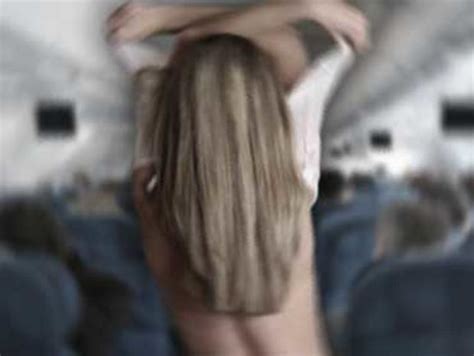 Landing Strip Woman Gets Naked On Chicago To Nyc Flight Cbs News