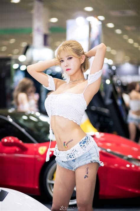 Korean Model Heo Yoon Mi In Seoul Auto Salon 2017 Asian Beauty Image
