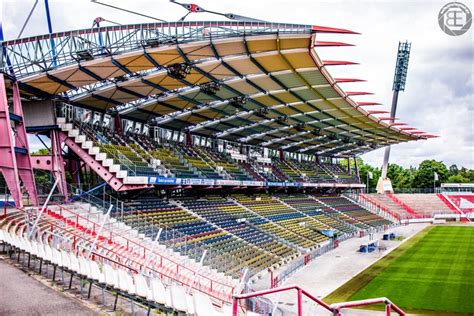 Die stadt ruft kurzfristig eine pressekonferenz ein, um dem ksc unbeweglichkeit in den verhandlungen vorzuwerfen. Wildparkstadion - BeLichtErstatter