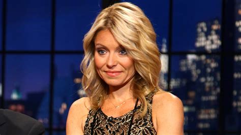 Kelly Ripa Recalls Working In The Janitors Closet At Live Youtube