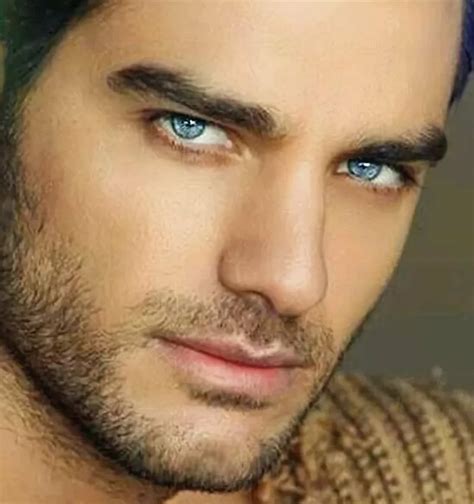 Homens De Olhos Azuis