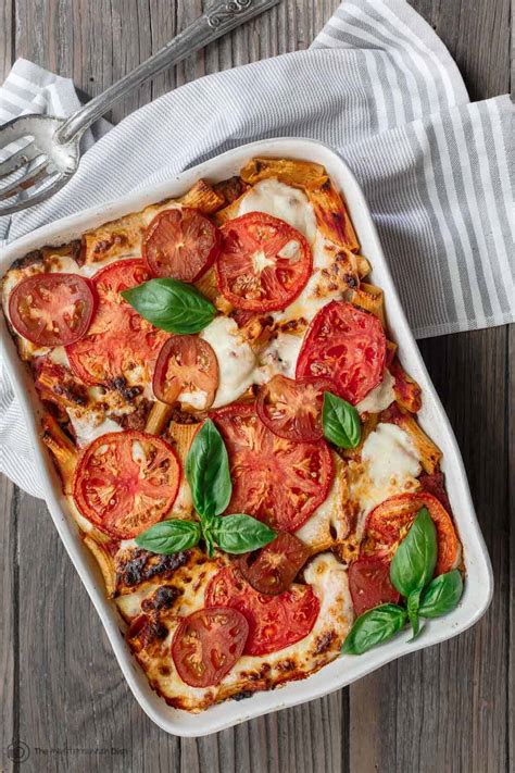 Make a creamy rigatoni dish baked with mascarpone cheese, fontina, and italian sausage. Baked Rigatoni with Meat Sauce and Veggies | The ...