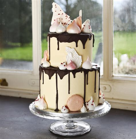 This time i was looking for something different. Wedding cakes - Cakes by Robin