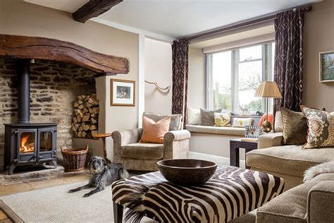 25 Awesome Rustic Living Rooms Perfect For The Modern Home
