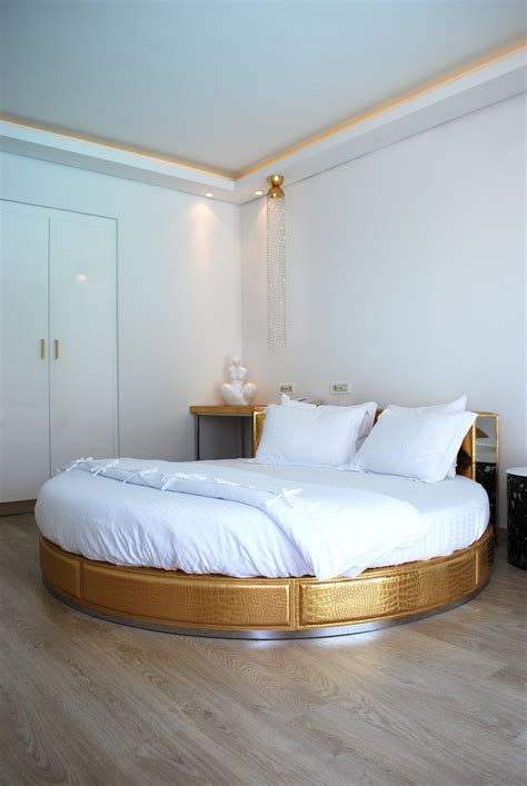Gift your space a charming look with rousing round bed at alibaba.com. 9 Luxury Bedrooms With Round Beds | Luxury Accommodations