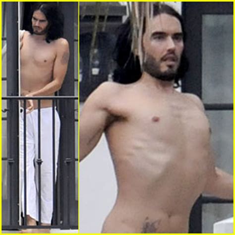 Russell Brand Shirtless Meditation In Miami Beach Russell Brand