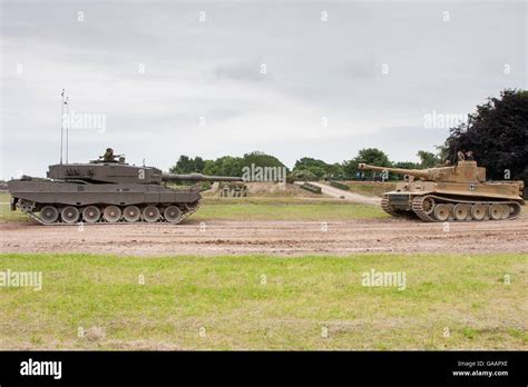 Tankfest Bovington 2016 Leopard 2a4 And Tiger 1 131 Tanks Stock