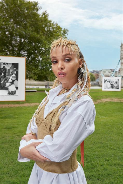 Fka Twigs Turns Fashion Curator For A Street Style Project With A