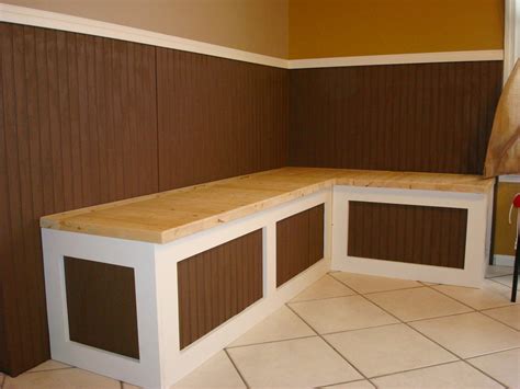 And here's what we're planning on doing: Breakfast nook Bench - by captferd @ LumberJocks.com ...