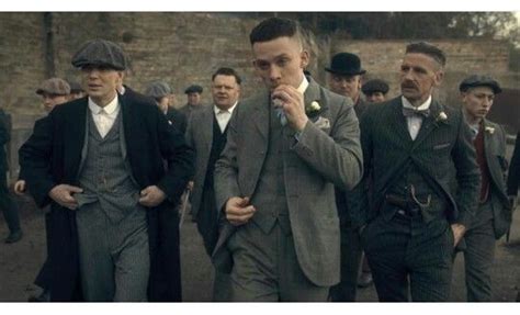 The bbc show 'peaky blinders' starring cillian murphy about the criminal shelby family after world war i in birmingham, has people looking into the history behind the series. Peaky Blinders Season 2 John's wedding day | Serie tv