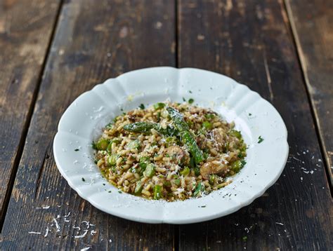 En je hebt veelal de volgende dag nog een lekker lunch. Heldere paddestoelenbouillon recept