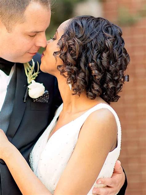 35 Wedding Hairstyles To Show Off Your Curly Hair Curly Wedding Hair