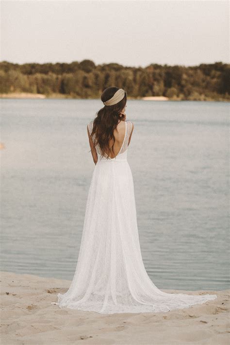 In unserer kollektion kannst du aus verschiedenen stilen das perfekt zu dir passende hochzeitskleid wählen. Boho Brautkleid aus Spitze Vintage Hochzeitskleid Bohemian ...