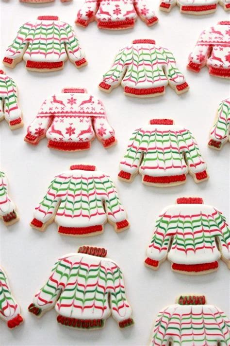 The pink & green cookies that you're going to see it depends on what you want, and how you want to decorate them. Royal Icing Cookie Decorating Tips | Christmas sugar ...
