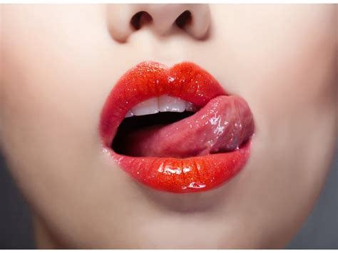 Tips To Get Kissalicious Lips Back Lighten Dark Lips Naturally