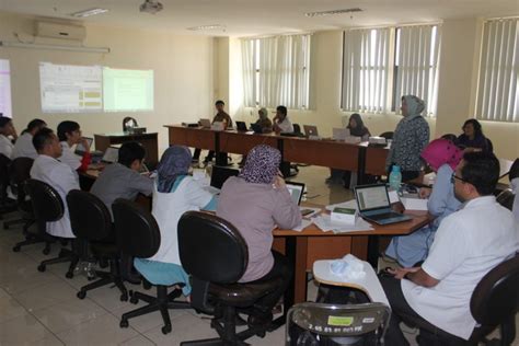 Berkoordinasi dengan program studi dalam penyusunan borang akreditasi dan laporan evaluasi diri program studi spesialis. Pendampingan dan Simulasi Borang Akreditasi Program Studi ...