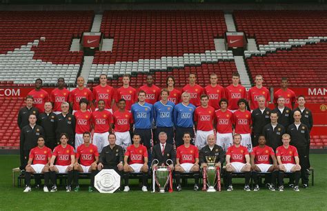 Manchester United Squad Photos Through The Years Manchester Evening News