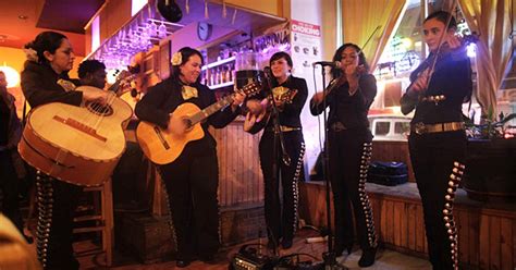 Fans In Williamsburg Fall For Flor De Toloache The City’s First All Female Mariachi Group New