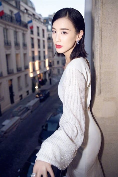 Huang Shengyi Is Elegant For The Chaumet Evening Banquet At Paris Fashion Week คนดัง
