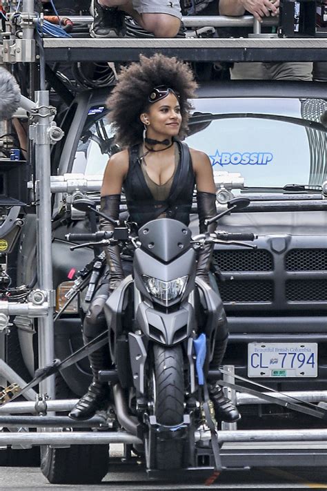 Zazie Beetz Deadpool 2 She Makes An Amazing Domino Doesn T She