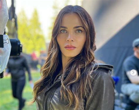 Just How Bad Can Lucy Lane Get On Superman And Lois Jenna Dewan Filmed